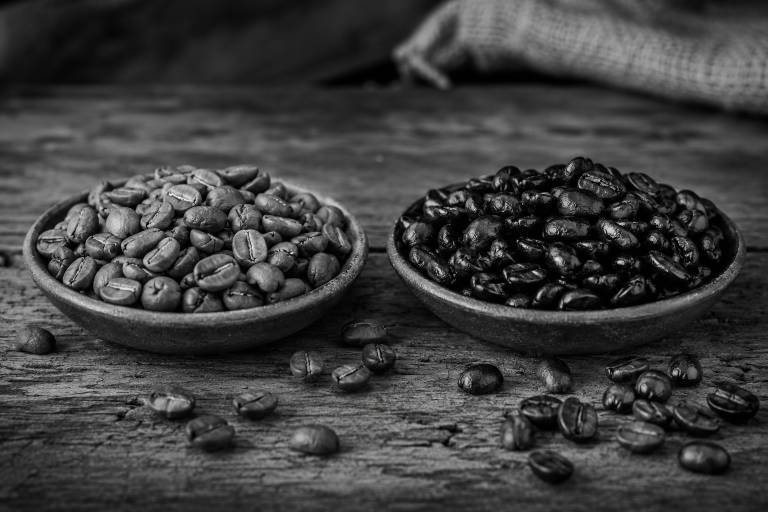 Light Roast vs Dark Roast: What Most Beginners Get Wrong